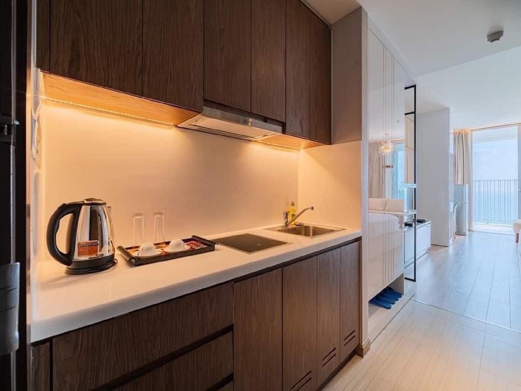 Panorama Lyn Beachfront Apartment Nha Trang Exterior photo
